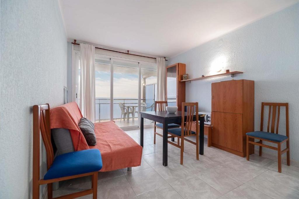 Apartamentos Denis カステルデフェルス エクステリア 写真