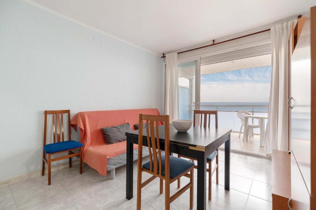 Apartamentos Denis カステルデフェルス エクステリア 写真